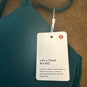 Lululemon Like a Cloud yoga bra